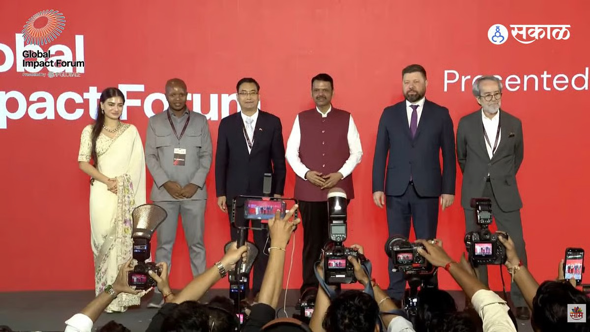 Maharashtra-Chief-Minister-Devendra-Fadnavis-inaugurating-the-Global-Impact-Forum-2-in-Mumbai