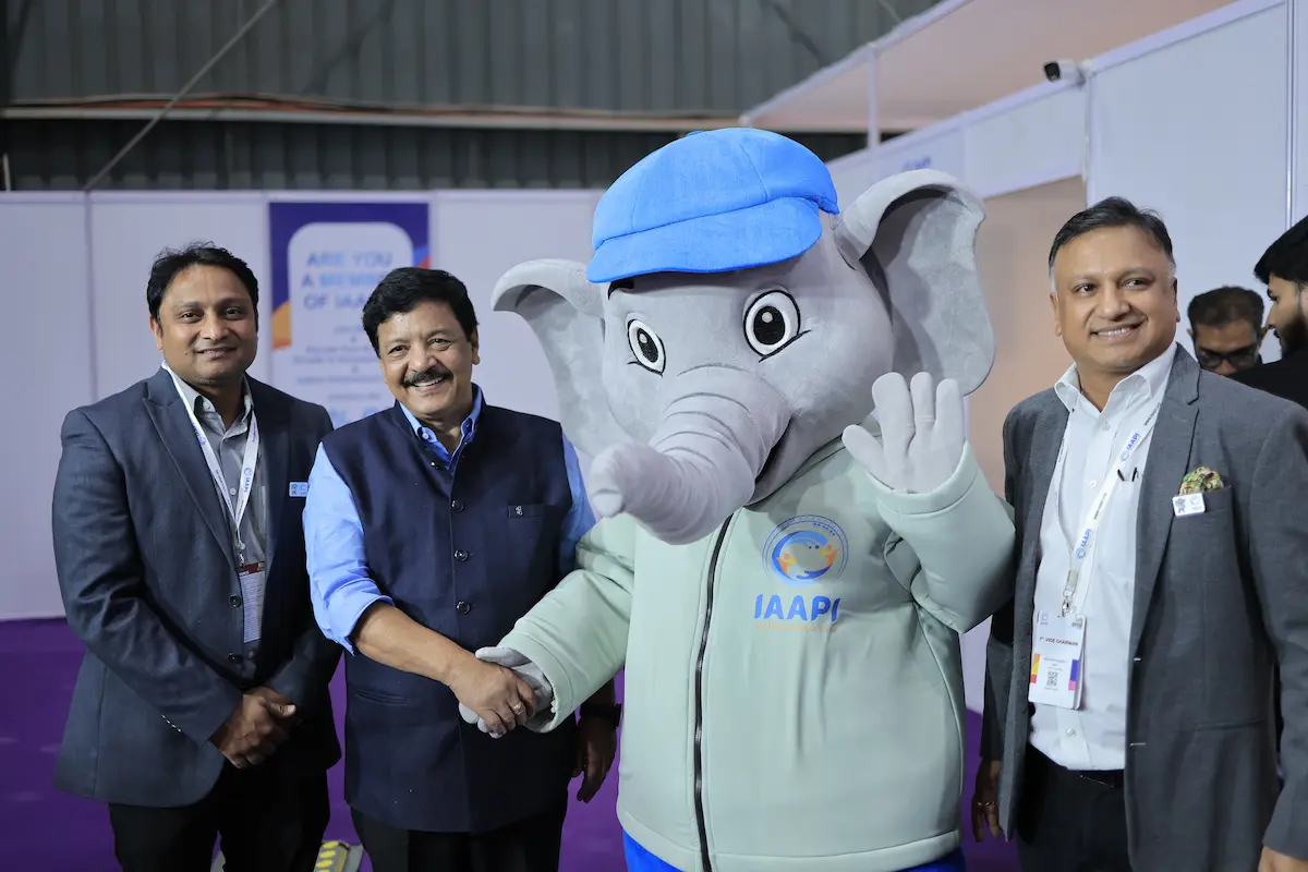 Shri Kundala Durgesh with Mascot Gaja